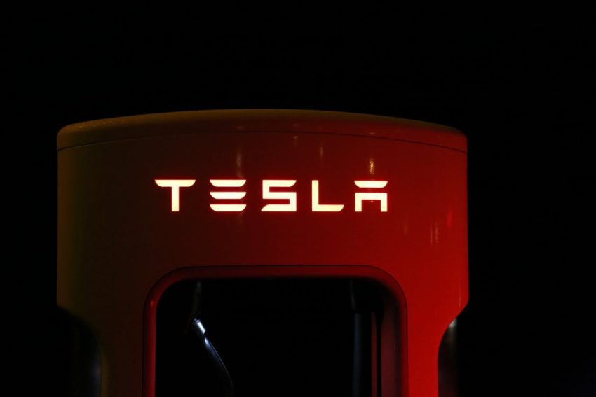 Tesla to start advertising